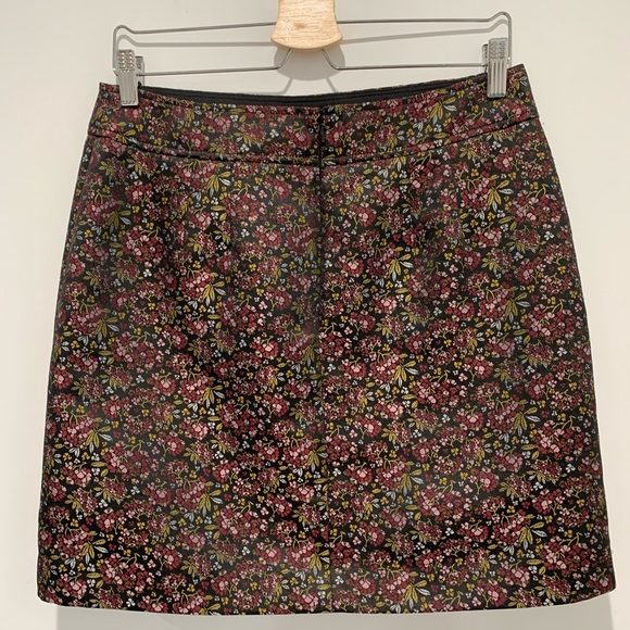 LOFT Floral Embroidered Skirt Size 10P - Picture 2 of 8
